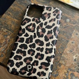 iPhone 11pro loopy case no loop included but you can buy separate on the site